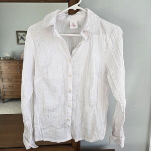 Weekenders White Button-Up Blouse